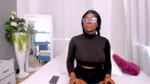 lola online show from 09.23.25