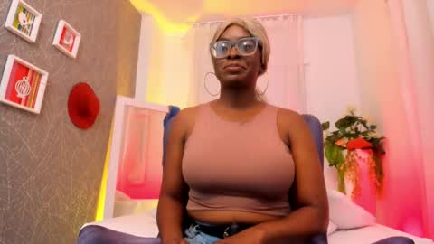 lola online show from 10.21.25