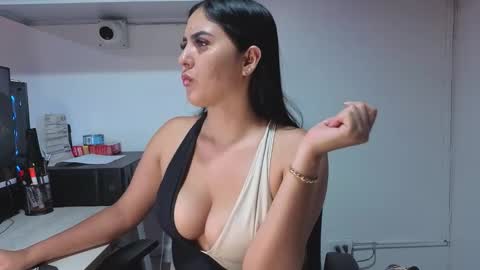 lolalola_12 online show from 01.12.26