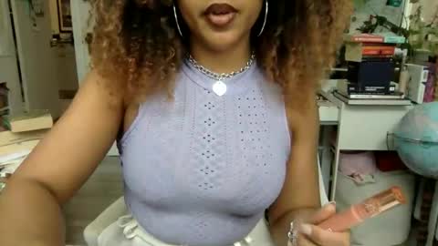 Snapshot of lolalustful chatting on 05.22.26 Lola Lustful online show from 05.22.26