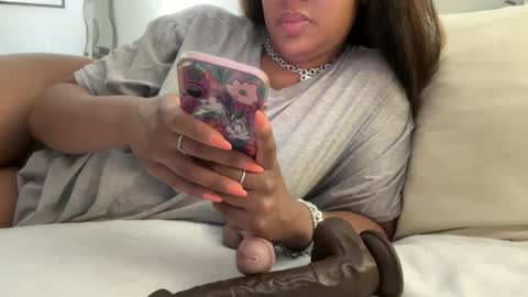Snapshot of lolalustful chatting on 07.23.26 Lola Lustful online show from 07.23.26