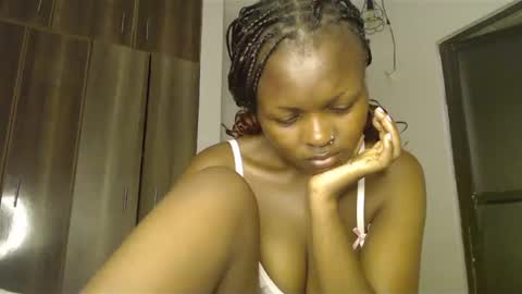 Snapshot of lolamia7 chatting on 02.22.25 lolamia7 online show from 02.22.25