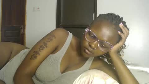 Snapshot of lolamia7 chatting on 03.10.25 lolamia7 online show from 03.10.25