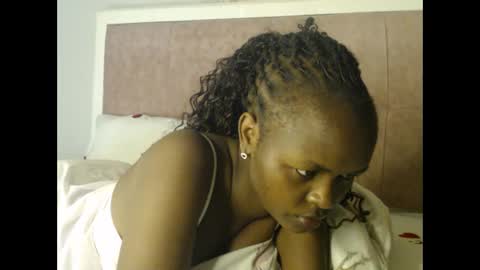 Snapshot of lolamia7 chatting on 09.29.25 lolamia7 online show from 09.29.25