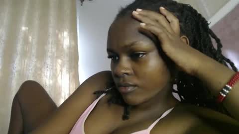 Snapshot of lolamia7 chatting on 10.14.25 lolamia7 online show from 10.14.25