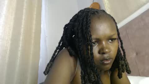 Snapshot of lolamia7 chatting on 11.06.25 lolamia7 online show from 11.06.25