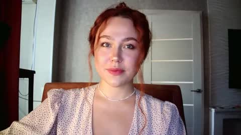 Snapshot of lolamint_ chatting on 09.20.25 Lola online show from 09.20.25