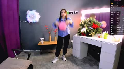 Lola pvt is OPEN online show from 02.12.25