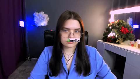 Lola pvt is OPEN online show from 02.26.25