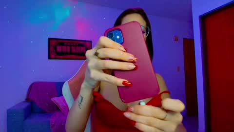 LolaSB online show from 04.20.26