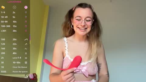 Lolatheangel online show from 11.18.25