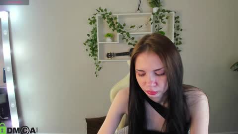 Snapshot of lolatwizz chatting on 11.04.25 Lola online show from 11.04.25