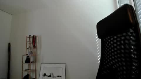 Snapshot of lolaverse chatting on 04.23.26 Lola doll online show from 04.23.26