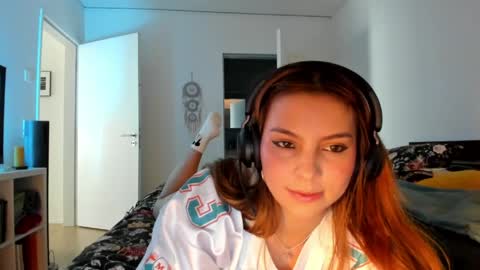Snapshot of lolaverse chatting on 05.06.26 Lola doll online show from 05.06.26