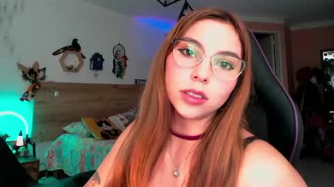 Snapshot of lolaverse chatting on 06.25.26 Lola doll online show from 06.25.26