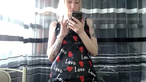 Snapshot of lollifox_1 chatting on 10.01.25 Lisa online show from 10.01.25