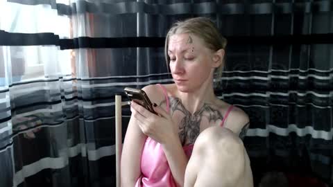 Snapshot of lollifox_1 chatting on 10.23.25 Lisa online show from 10.23.25