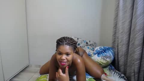 Snapshot of lolly_96 chatting on 10.09.25 lolly_96 online show from 10.09.25