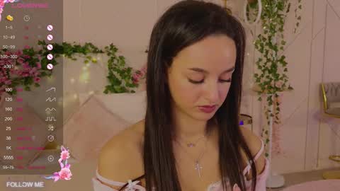 Snapshot of lolly_neal chatting on 10.06.25 Lolly online show from 10.06.25