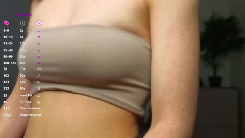 Snapshot of lolly_poppi chatting on 11.07.25 lolly_poppi online show from 11.07.25