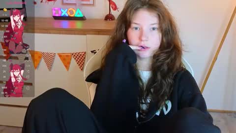 Mona online show from 11.08.25