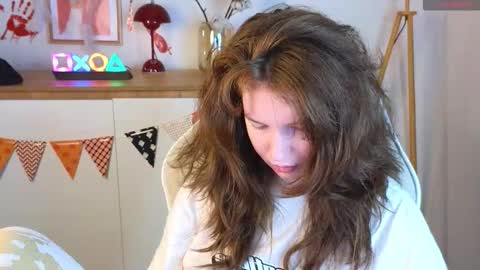 Mona online show from 11.10.25