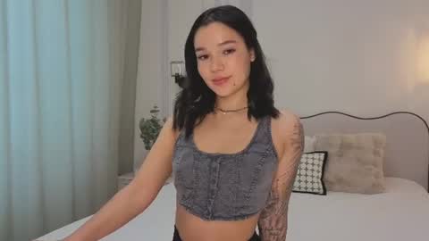 Snapshot of lolly_turner chatting on 06.17.26 lolly_turner online show from 06.17.26