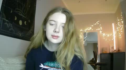 Snapshot of lollylol11 chatting on 12.24.24 Lilly online show from 12.24.24