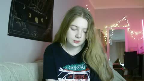 Snapshot of lollylol11 chatting on 12.25.24 Lilly online show from 12.25.24