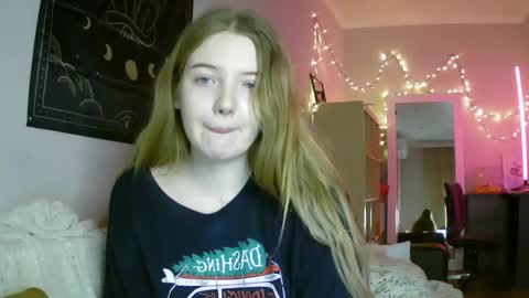 Snapshot of lollylol11 chatting on 12.26.24 Lilly online show from 12.26.24