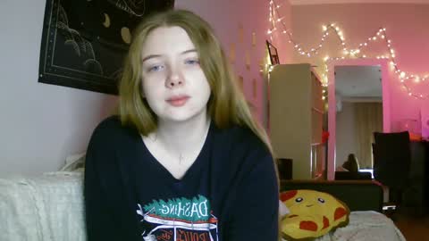 Snapshot of lollylol11 chatting on 12.26.24 Lilly online show from 12.26.24