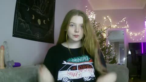 Snapshot of lollylol11 chatting on 01.09.25 Lilly online show from 01.09.25