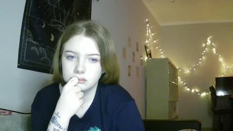 Snapshot of lollylol11 chatting on 01.16.25 Lilly online show from 01.16.25