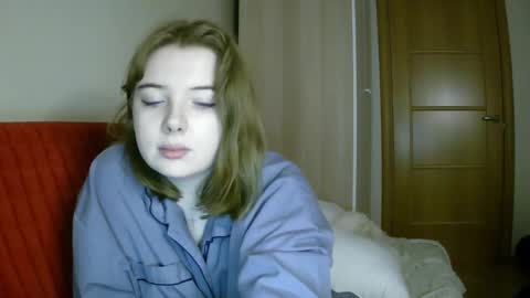 Snapshot of lollylol11 chatting on 02.04.25 Lilly online show from 02.04.25