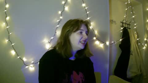 Snapshot of lollylol11 chatting on 02.08.25 Lilly online show from 02.08.25