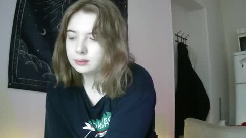 Snapshot of lollylol11 chatting on 02.11.25 Lilly online show from 02.11.25