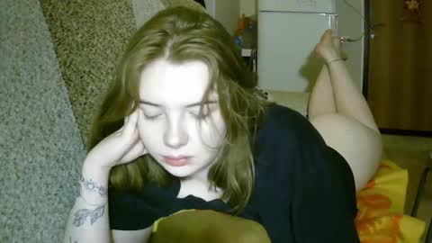 Snapshot of lollylol11 chatting on 02.14.25 Lilly online show from 02.14.25