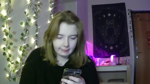 Snapshot of lollylol11 chatting on 02.17.25 Lilly online show from 02.17.25