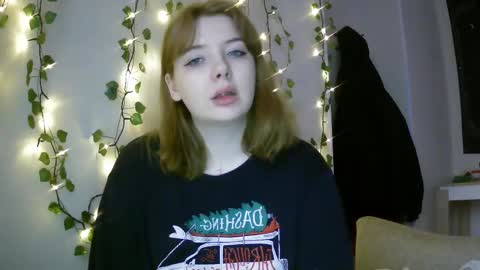 Snapshot of lollylol11 chatting on 02.24.25 Lilly online show from 02.24.25