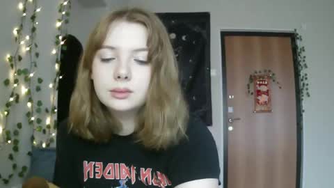 Snapshot of lollylol11 chatting on 03.01.25 Lilly online show from 03.01.25