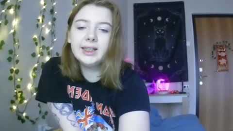 Snapshot of lollylol11 chatting on 03.02.25 Lilly online show from 03.02.25