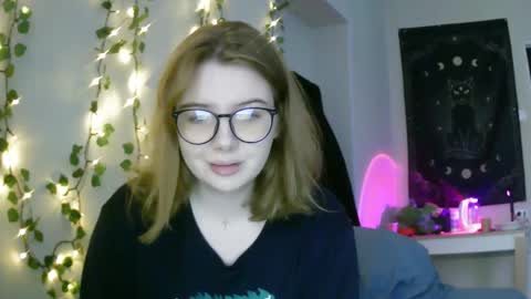 Snapshot of lollylol11 chatting on 03.03.25 Lilly online show from 03.03.25