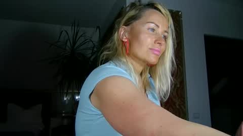 Roxy online show from 12.14.25