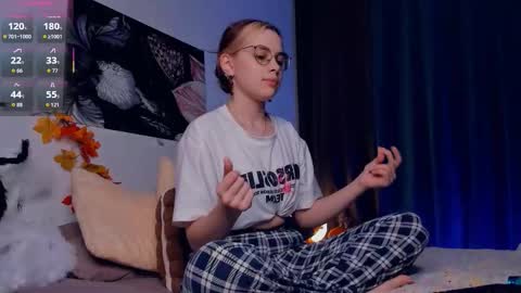 Snapshot of lonagass chatting on 11.01.25 Lona online show from 11.01.25