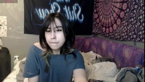 Snapshot of londonray chatting on 09.17.25 londonray online show from 09.17.25