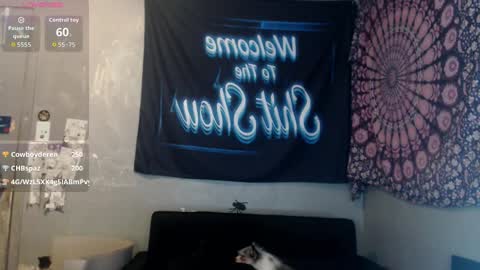 Snapshot of londonray chatting on 10.06.25 londonray online show from 10.06.25