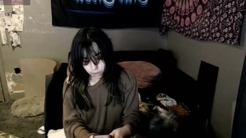 Snapshot of londonray chatting on 10.17.25 londonray online show from 10.17.25