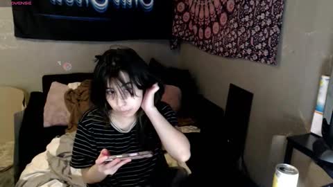 Snapshot of londonray chatting on 10.23.25 londonray online show from 10.23.25