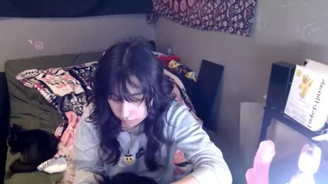 Snapshot of londonray chatting on 02.21.26 londonray online show from 02.21.26