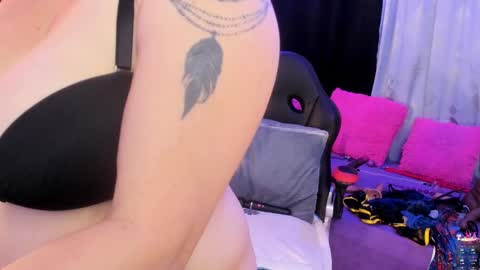 Jennifer  online show from 10.18.25